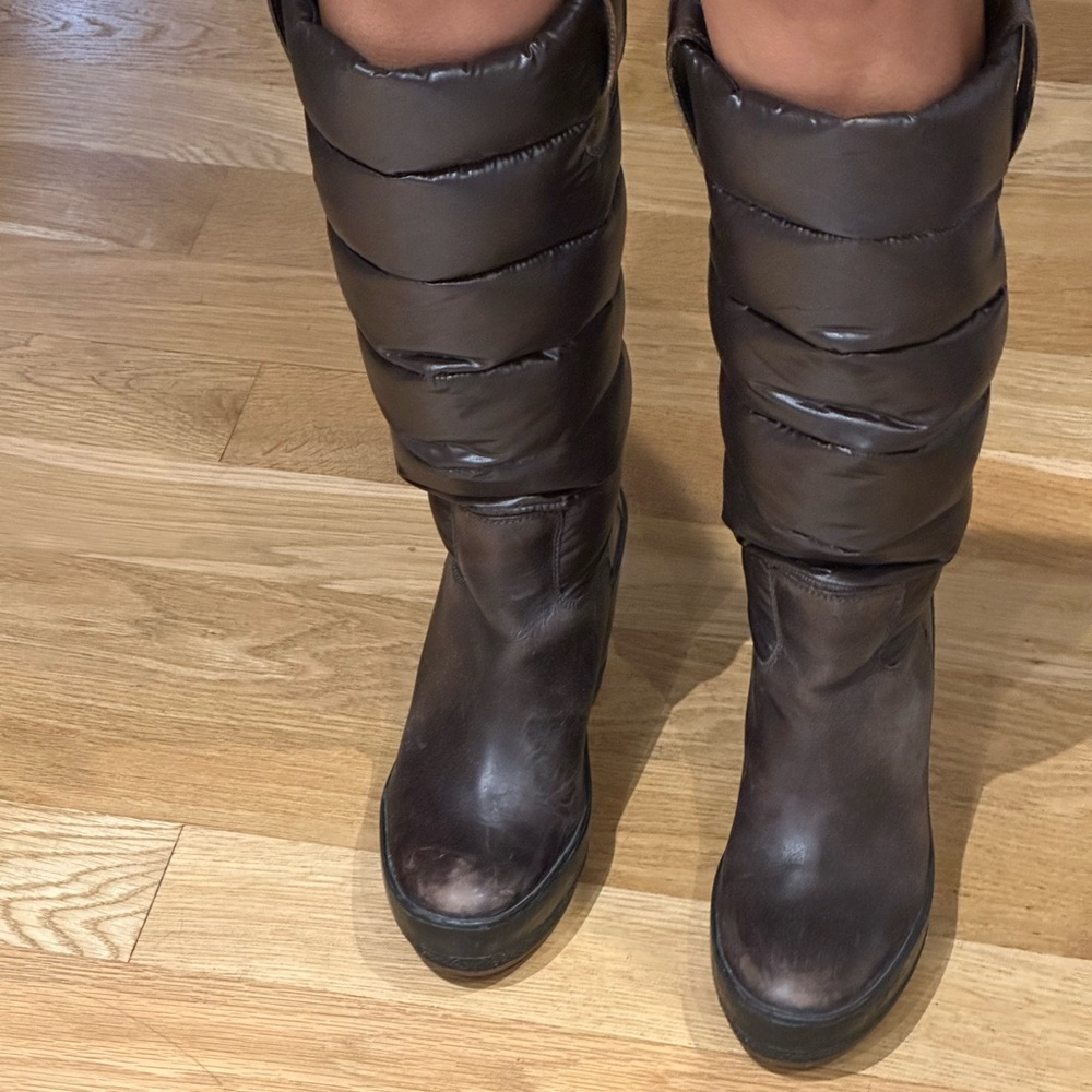 Moncler Down Puffer Boots in Brown with Leather Size 39